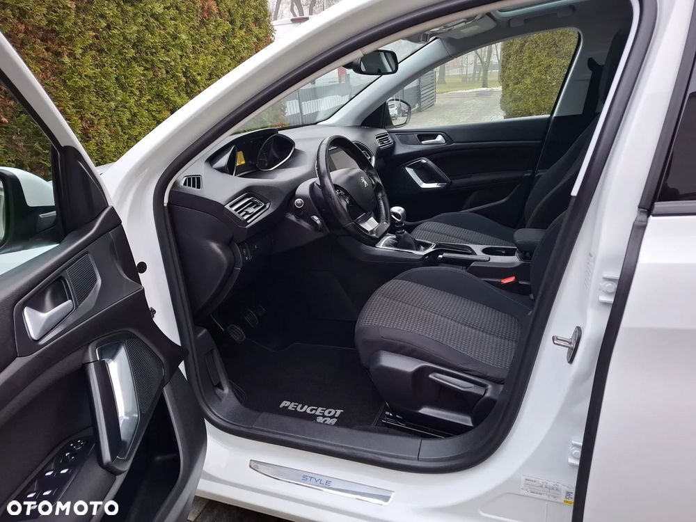 Peugeot 308 BlueHDi 130 Stop & Start Style - 12
