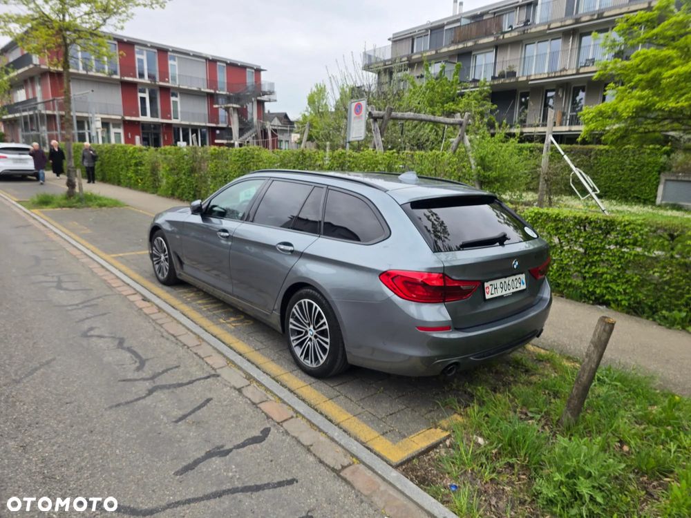 BMW Seria 5 520d xDrive Sport Line - 4