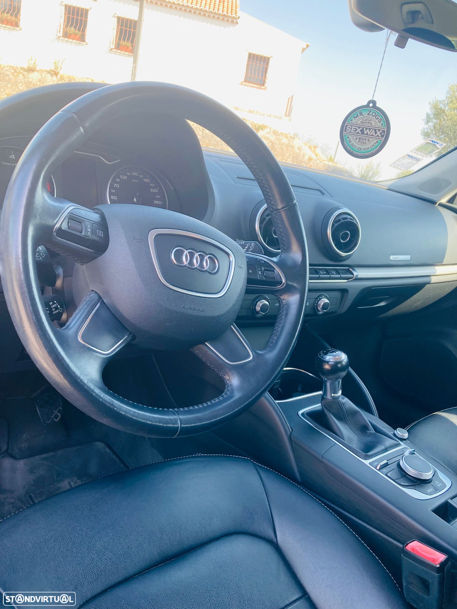 Audi A3 Sportback 1.6 TDI Attraction Ultra - 4