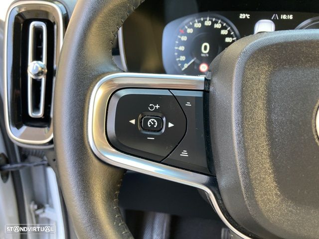 Volvo XC 40 T5 Twin Engine DKG Momentum Pro - 15