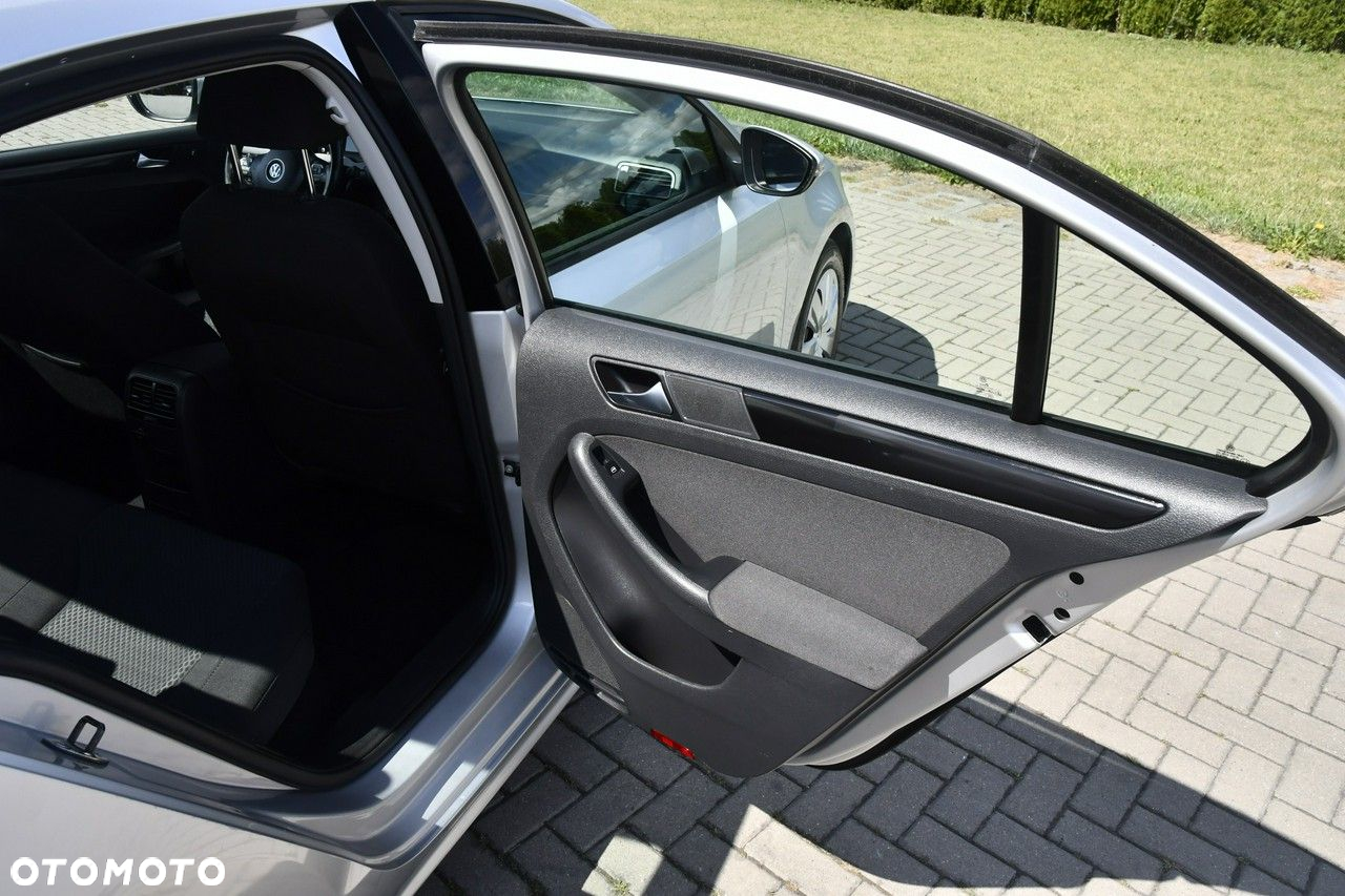 Volkswagen Jetta - 21