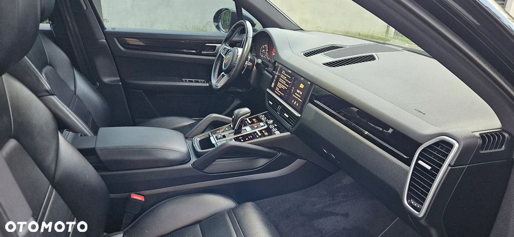 Porsche Cayenne S - 30