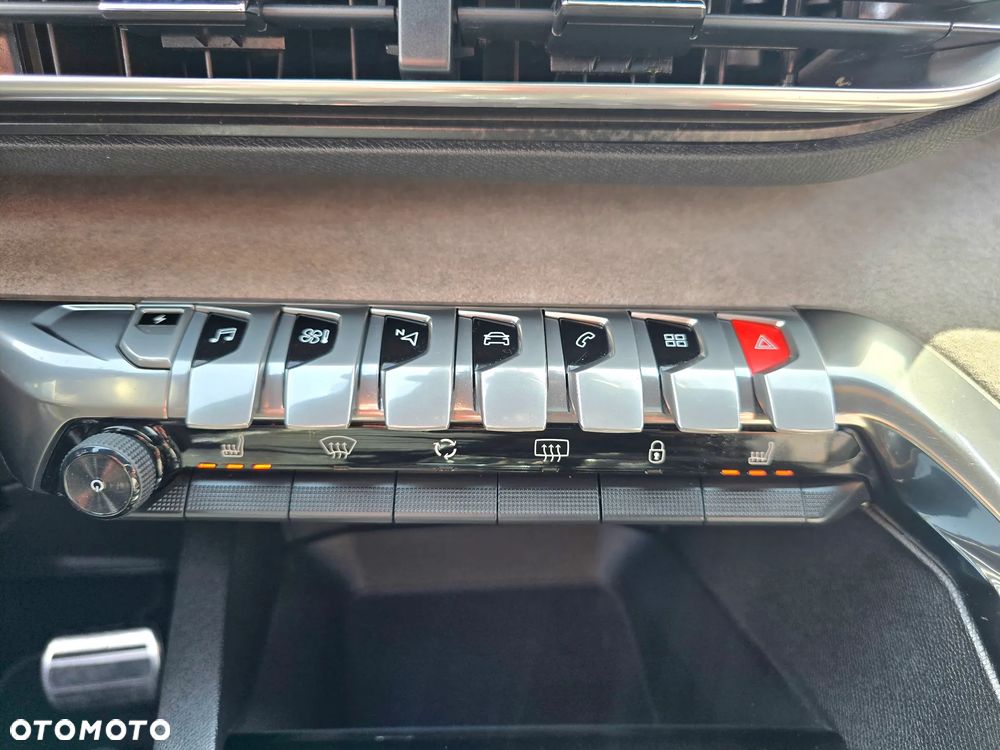 Peugeot 3008 1.6 PureTech Hybrid PHEV GT Pack S&S EAT8 - 29