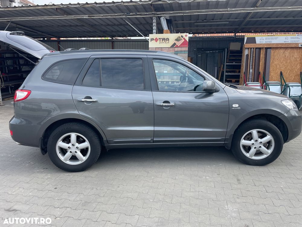 Hyundai Santa Fe 2.2 DSL VGT 7 SEATS 4WD AT PREMIUM - 9