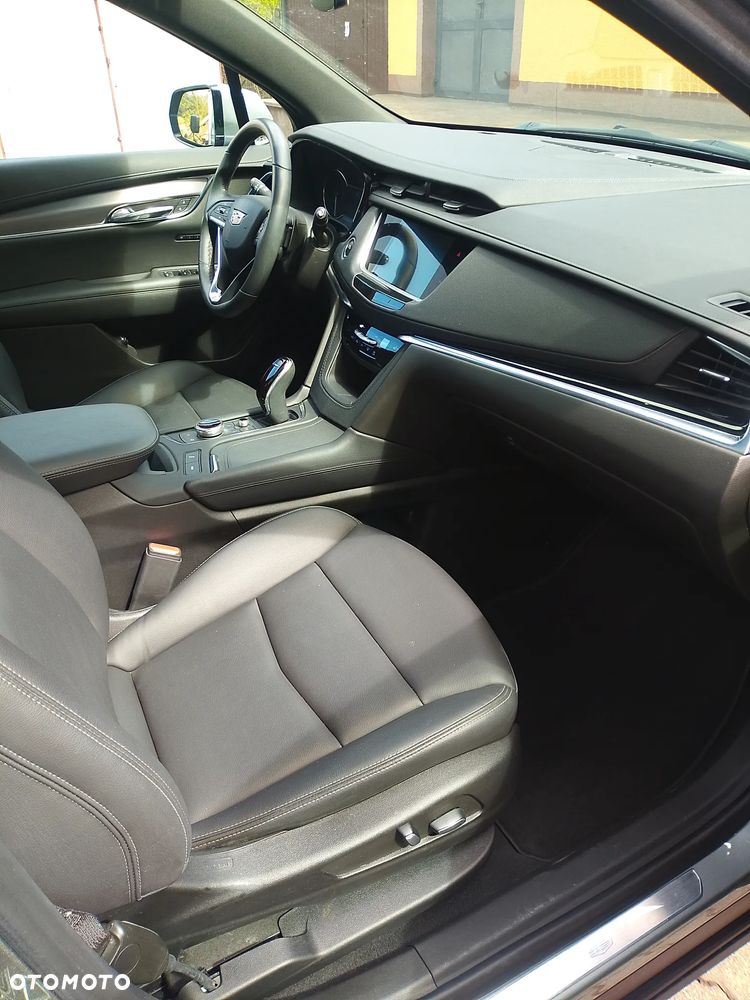 Cadillac XT6 - 12