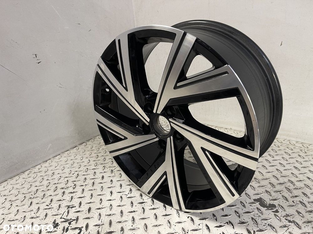 FELGA ALUMINIOWA VW GOLF VIII 8 GTI GTD R-LINE 7.5J  X  18 ET51 5X112 ALUFELGA 5H0601025AE - 3