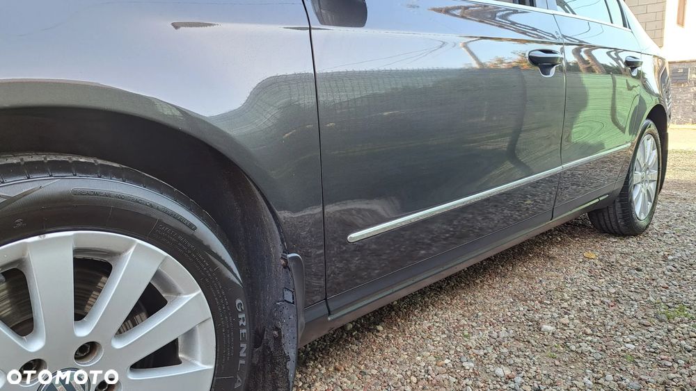 Volkswagen Passat 2.0 TDI DPF Highline - 12