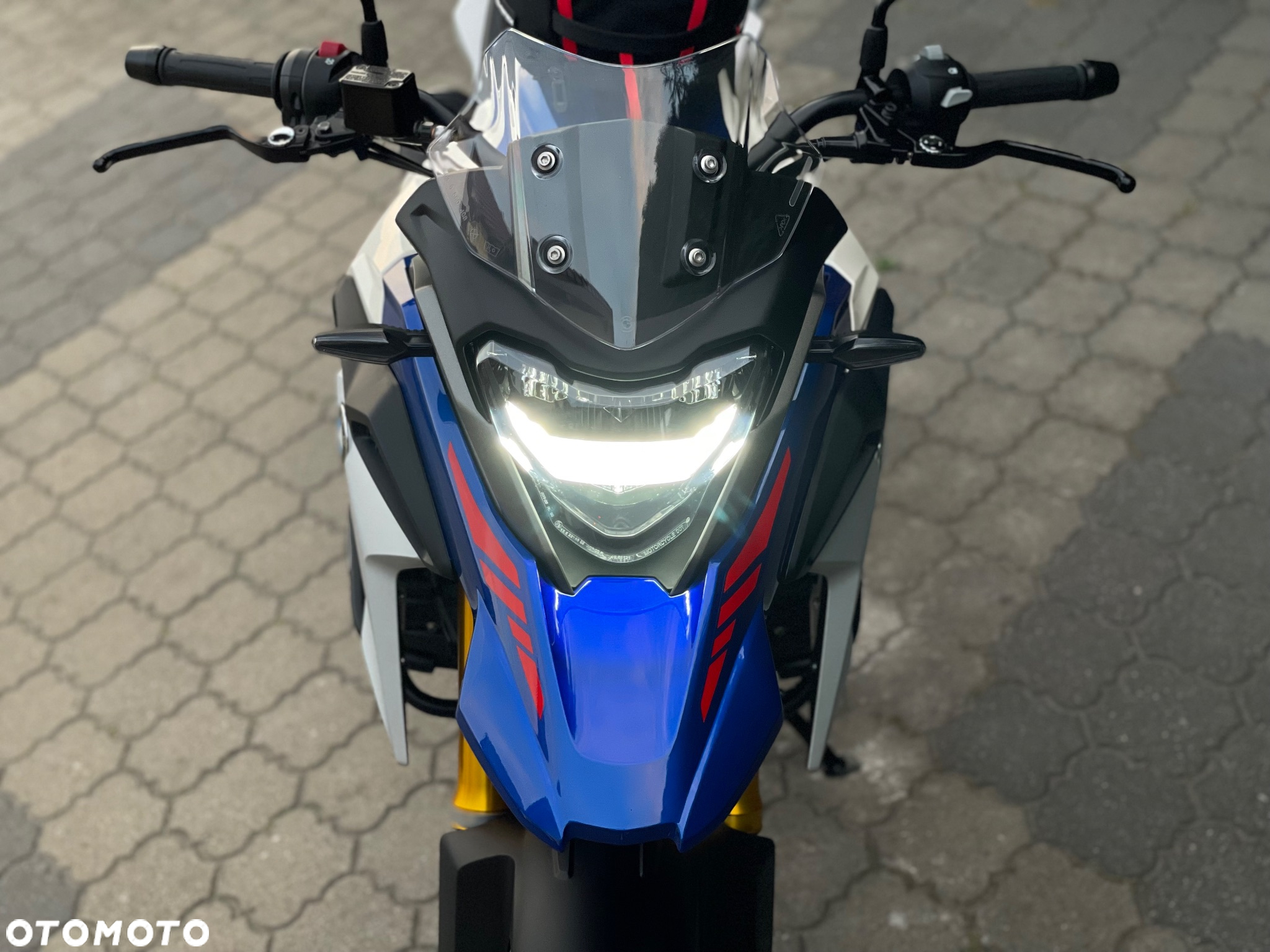 BMW G - 24