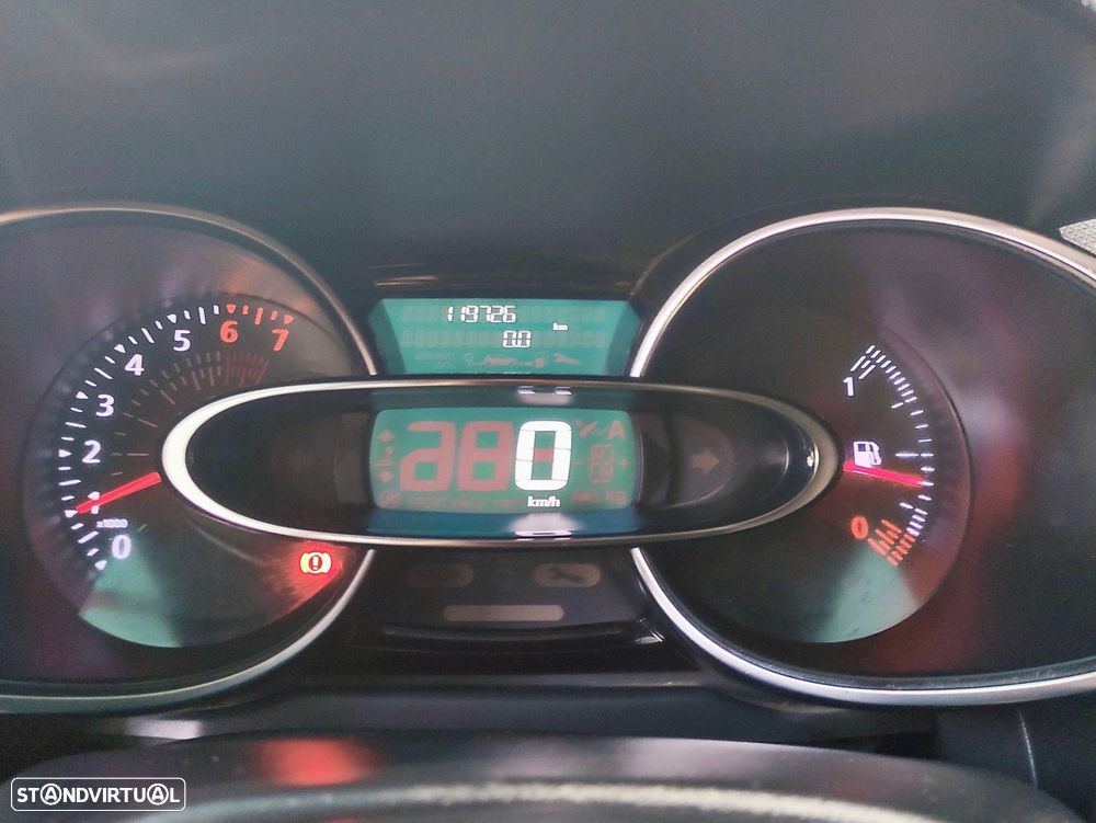 Renault Clio Sport Tourer 0.9 TCe GT Line - 12