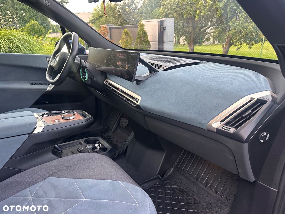 BMW iX xDrive40 76.6kWh Signature - 21