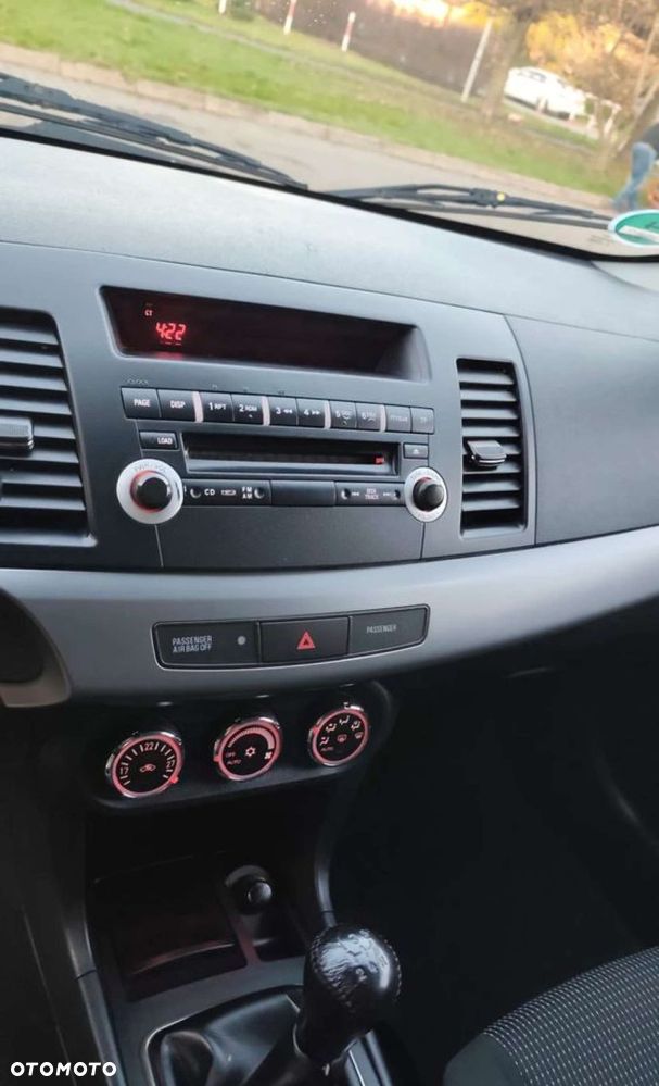 Mitsubishi Lancer - 8