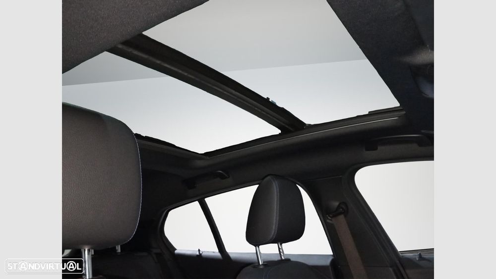 BMW 118 i Pack Desportivo M Auto - 16