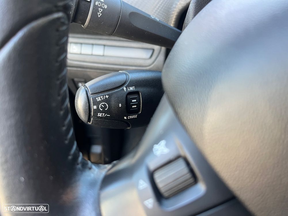 Peugeot 208 1.6 BlueHDi Style - 10