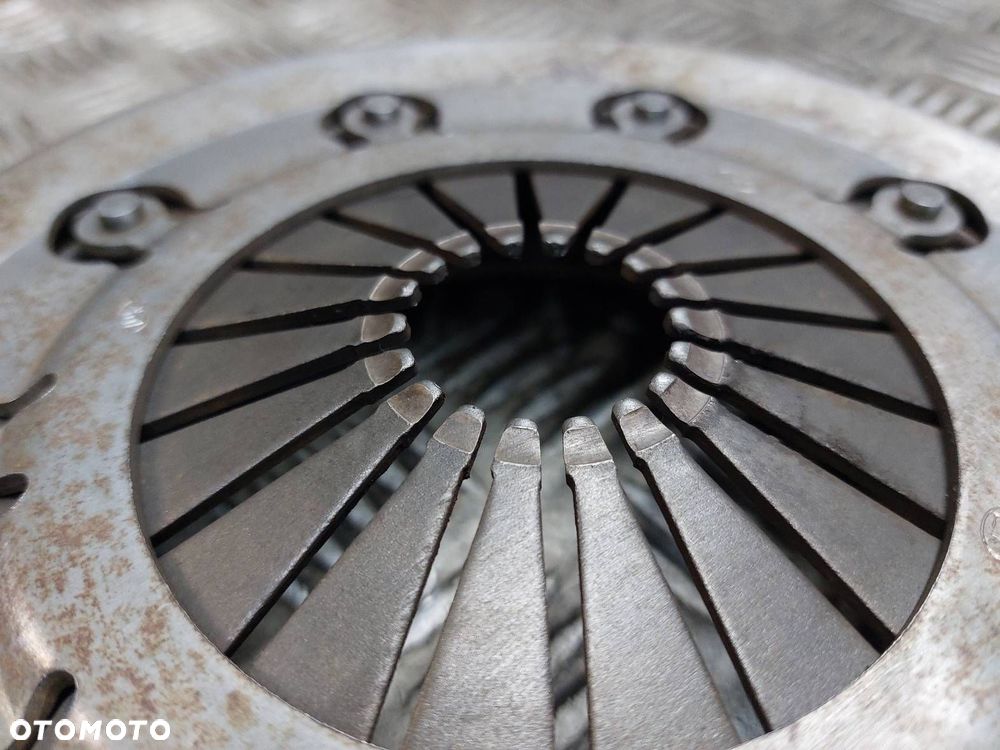 SPRZĘGŁO TARCZA + DOCISK + ŁOŻYSKO OPOROWE BERLINGO I LIFT 1.9 D - 2