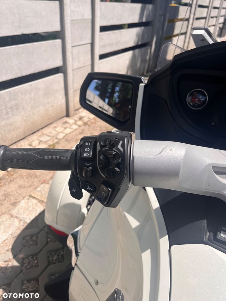 Can-Am Spyder - 6