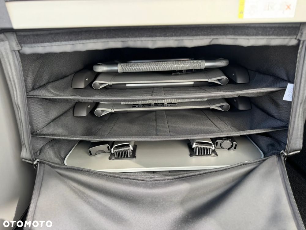 Volkswagen Multivan - 32