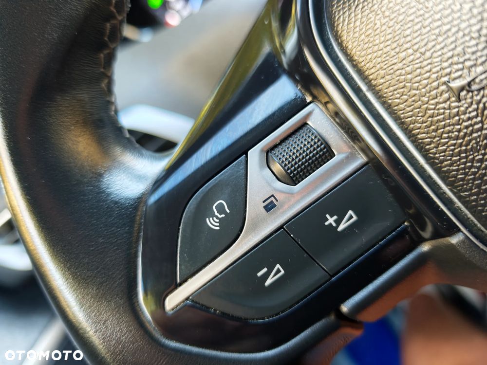 Peugeot 3008 PureTech 130 Stop & Start GPF Allure - 36