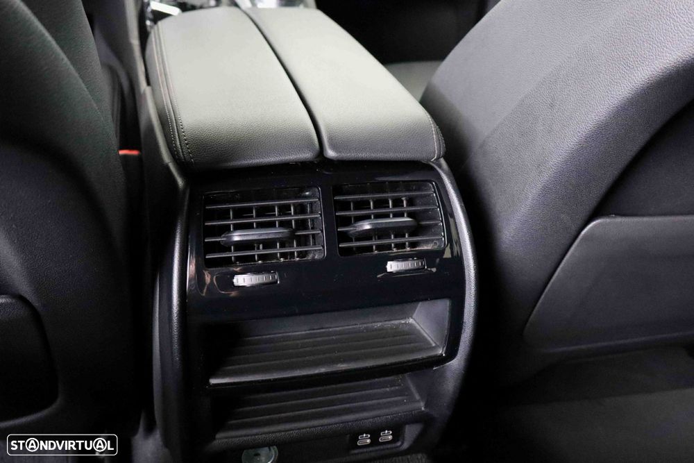 BMW 520 d Pack Desportivo M Auto - 32