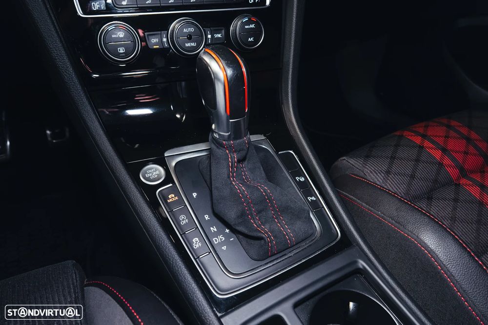 VW Golf GTI TCR 2.0 TSI OPF DSG - 36