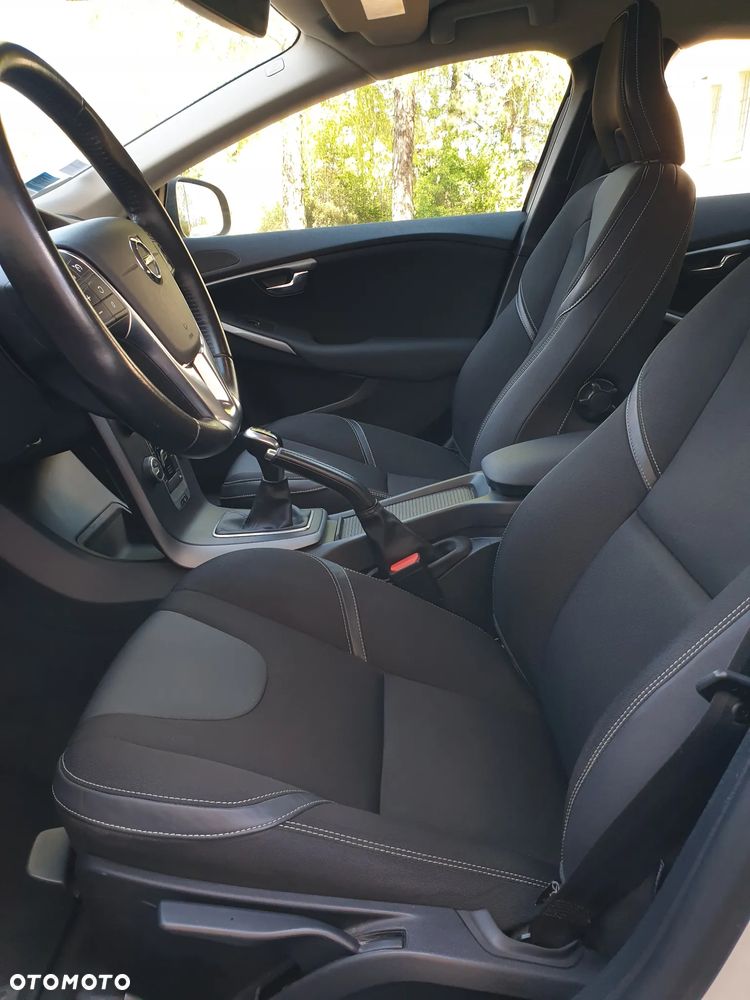 Volvo V40 D2 Momentum - 8