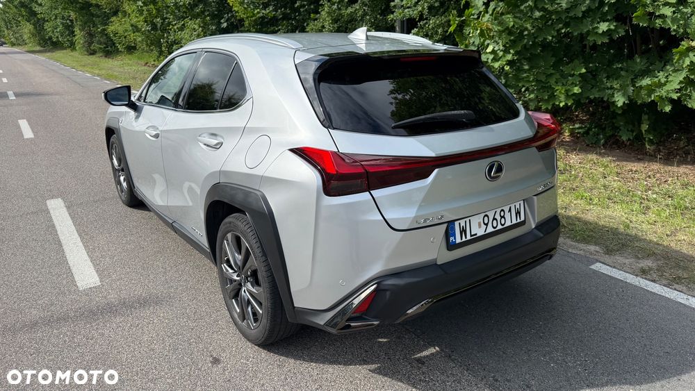 Lexus UX 250h F Sport 2WD - 4
