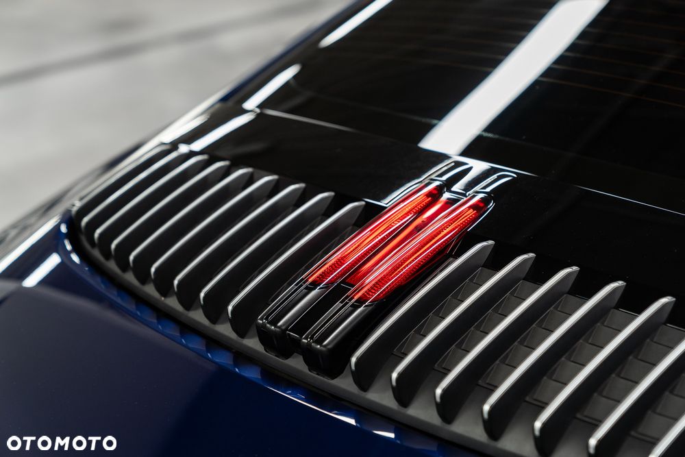 Porsche 911 Carrera 4S - 17