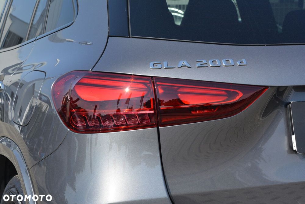 Mercedes-Benz GLA 200 d AMG Line 8G-DCT - 11