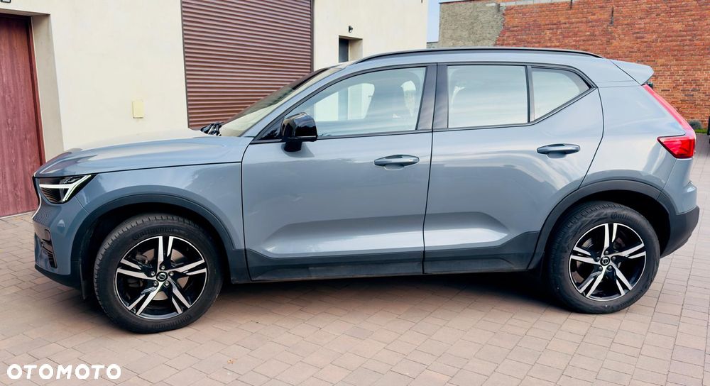 Volvo XC 40 B3 B DKG Plus Dark - 24