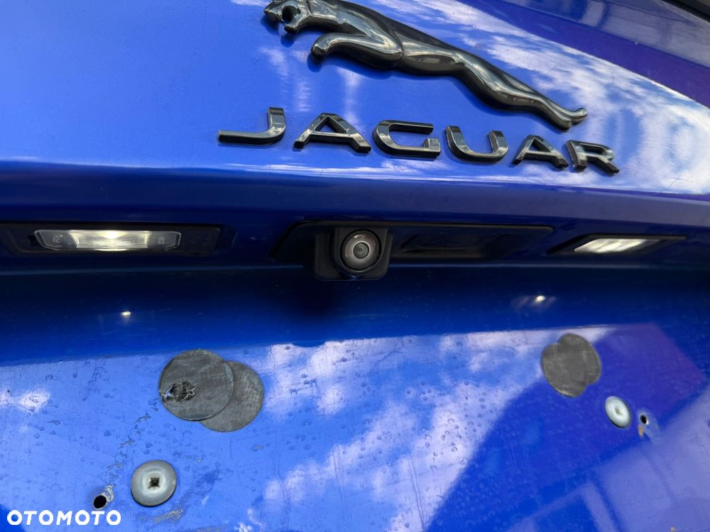 Jaguar XE 2.0 D AWD R-Sport - 33