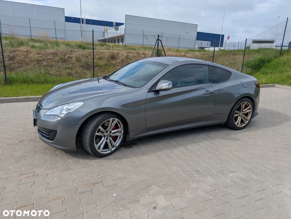 Hyundai Genesis Coupe 3.8 V6 Automatik - 12