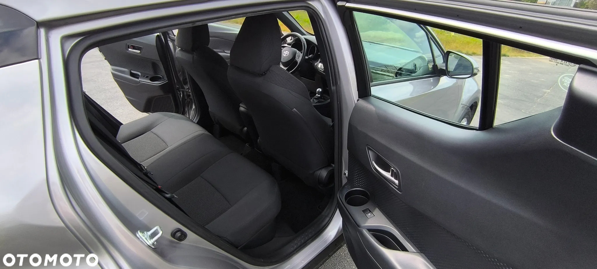 Toyota C-HR 1.8 Hybrid Business - 13