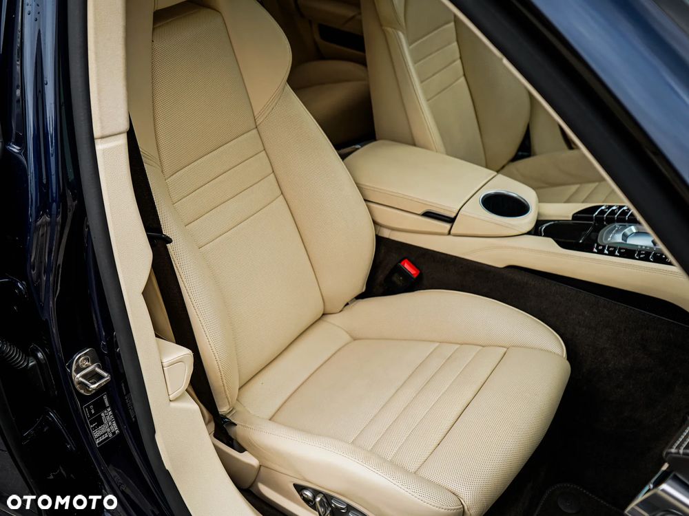 Porsche Panamera - 39