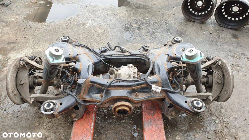 RANGE ROVER SPORT L494 ZAWIESZENIE TYŁ WÓZEK BELKA - 1