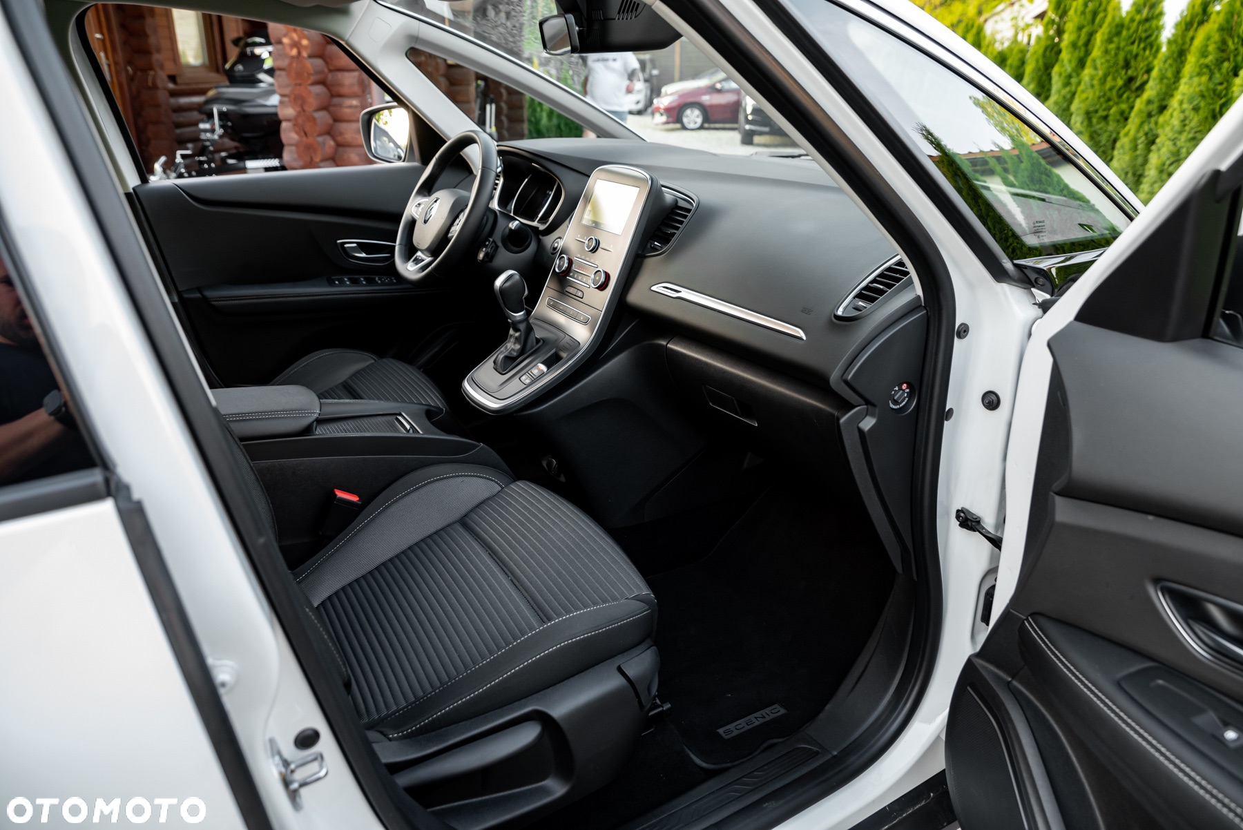 Renault Scenic TCe 140 GPF EDC INTENS - 36