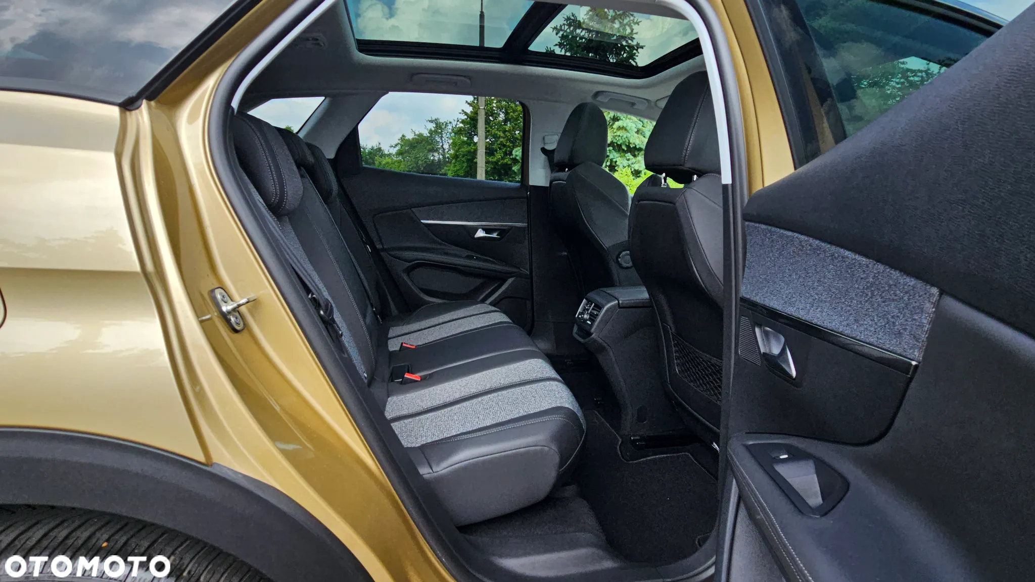 Peugeot 3008 1.2 PureTech Allure S&S - 38