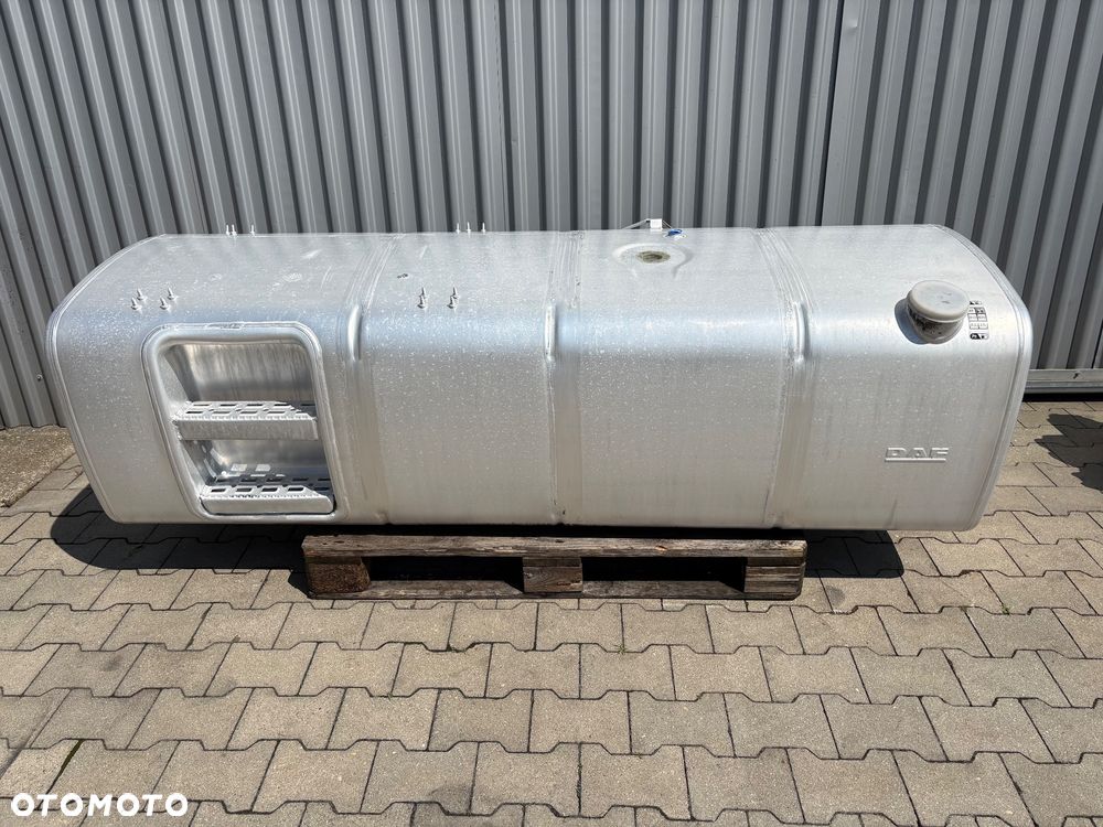 Zbiornik paliwa DAF XF XG 765 litrów bak 2241603 - 1
