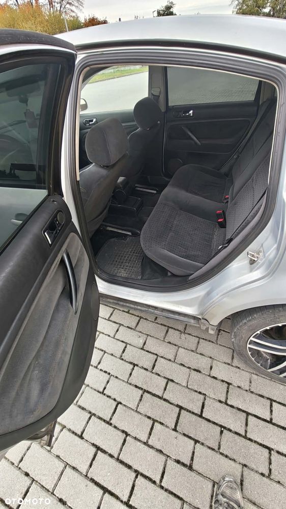 Volkswagen Passat - 8