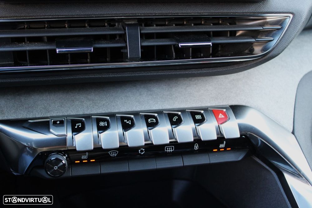 Peugeot 3008 1.6 Hybrid GT Pack e-EAT8 - 40