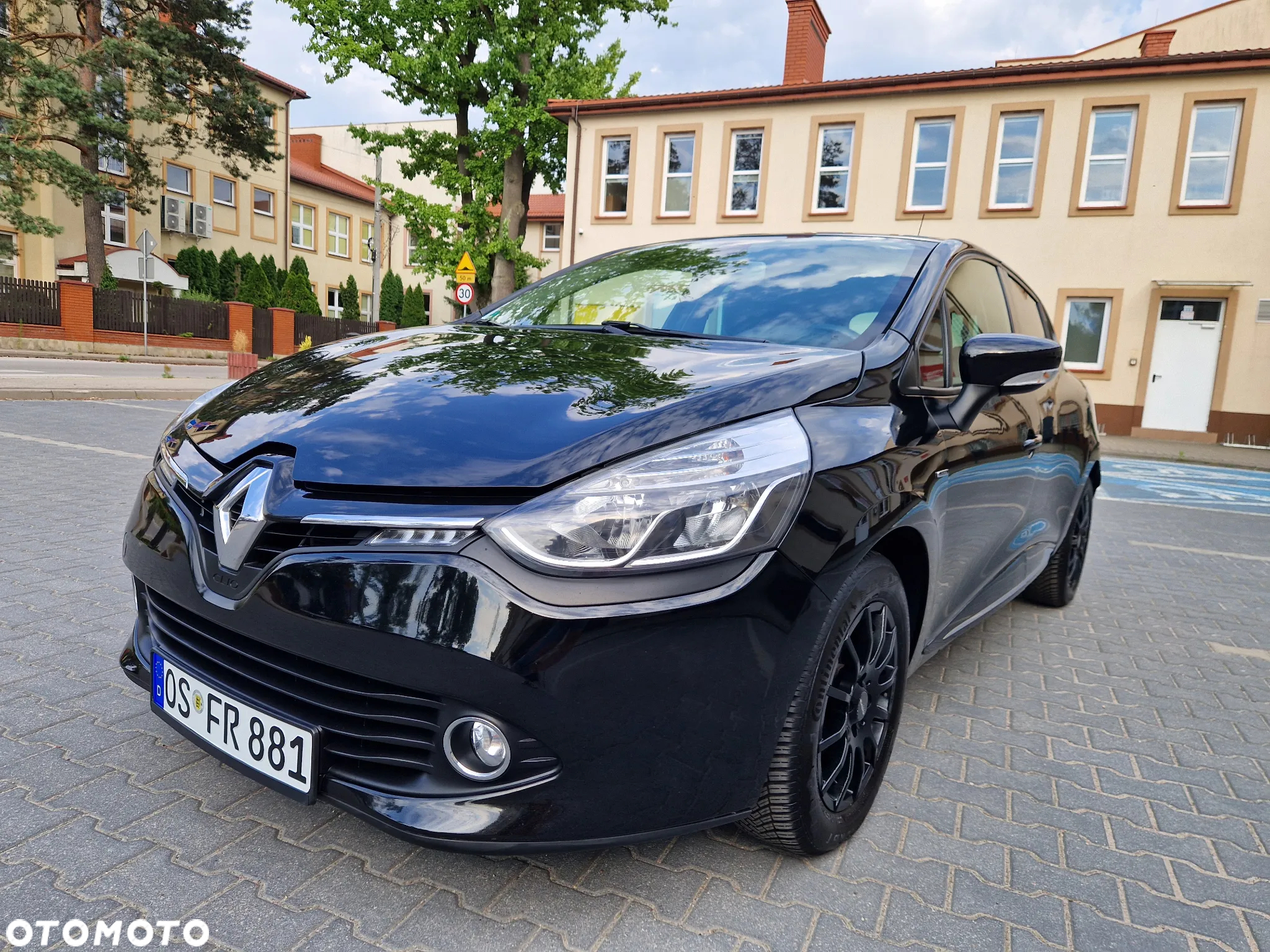 Renault Clio 1.2 16V Limited EU6 - 8