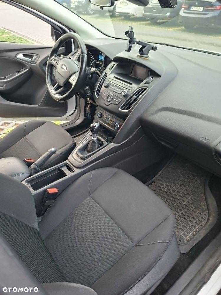 Ford Focus 1.5 TDCi Trend - 6