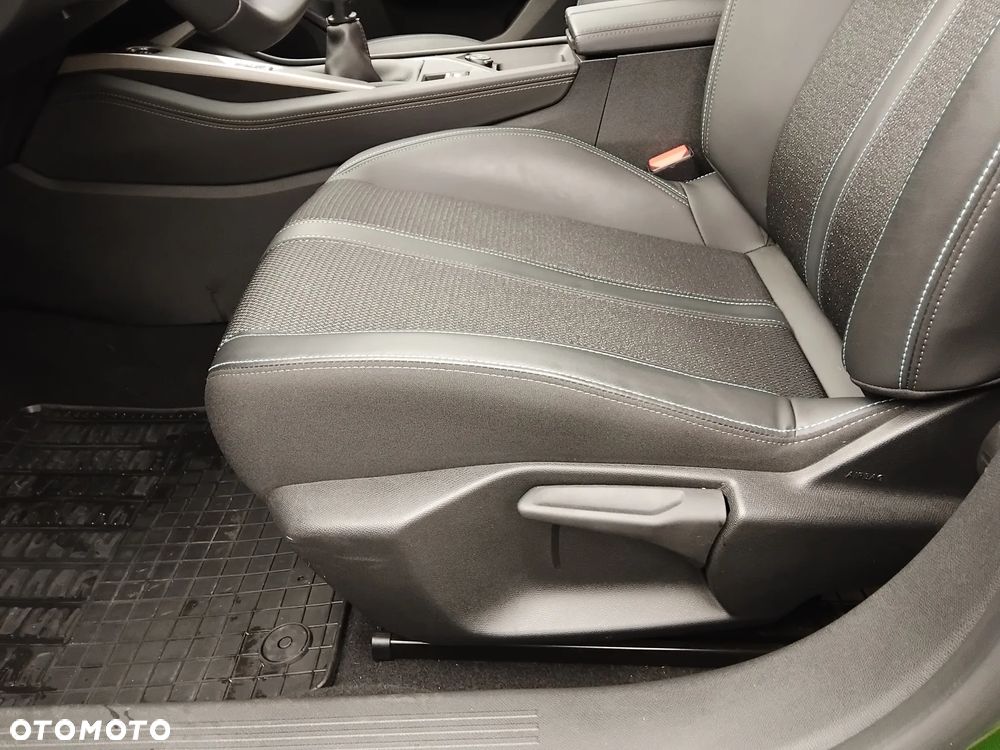 Peugeot 308 1.2 PureTech Allure S&S - 25