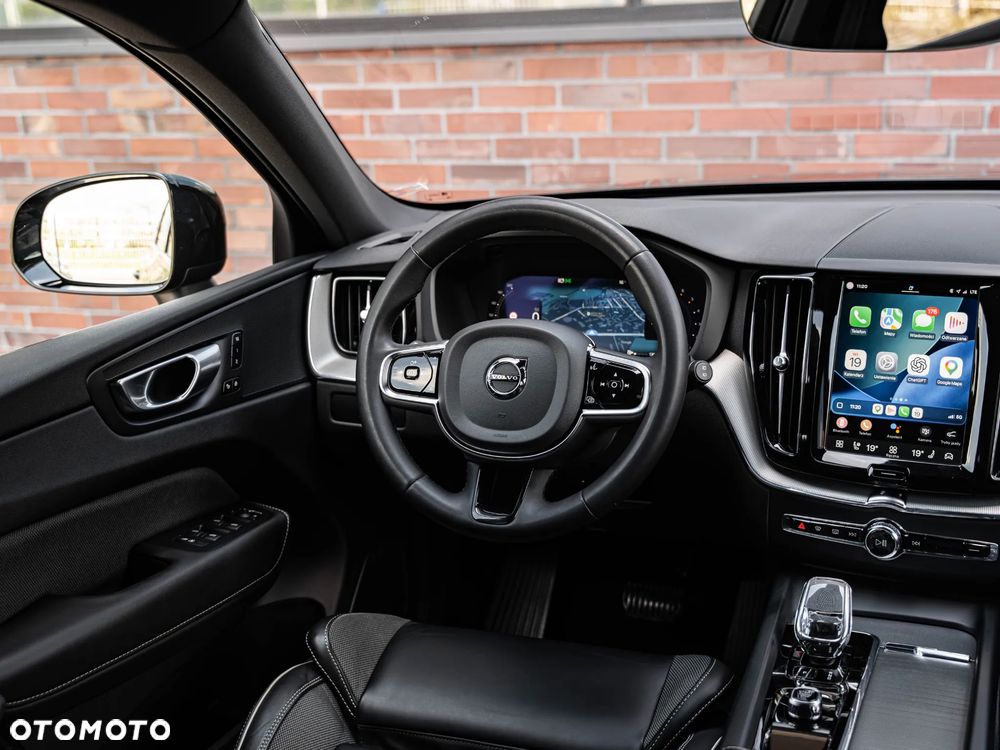 Volvo XC 60 B4 D Plus Dark - 31