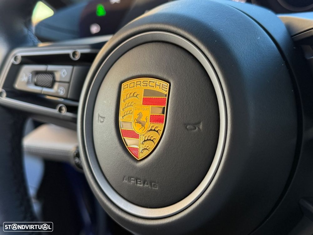 Porsche Taycan 4S - 23