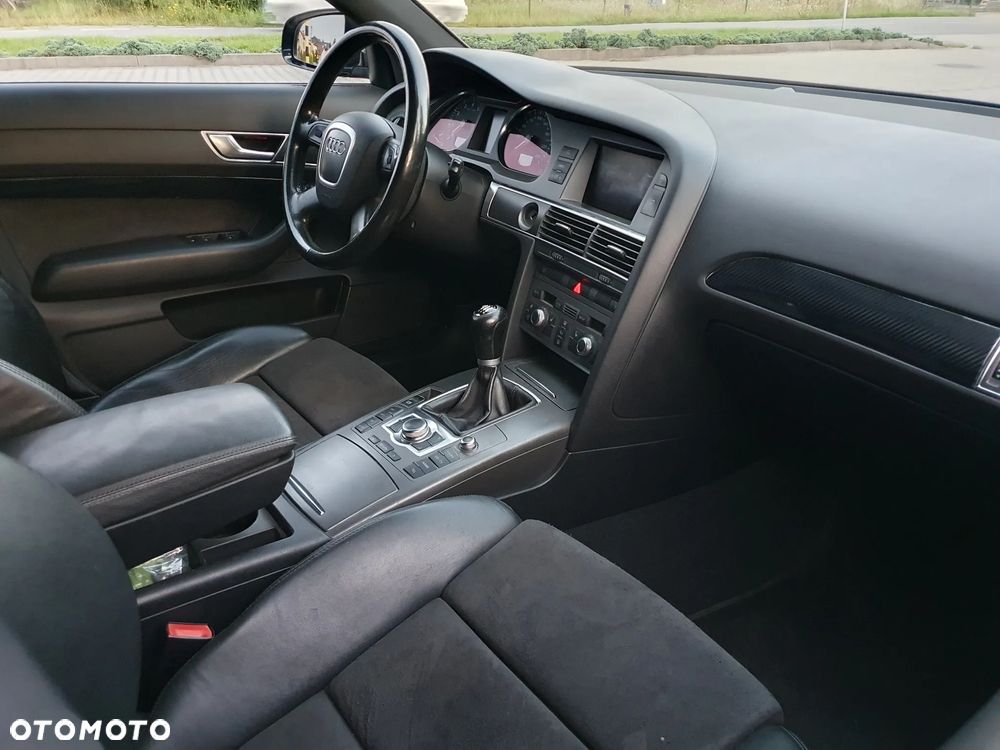 Audi A6 Avant 2.4 - 8
