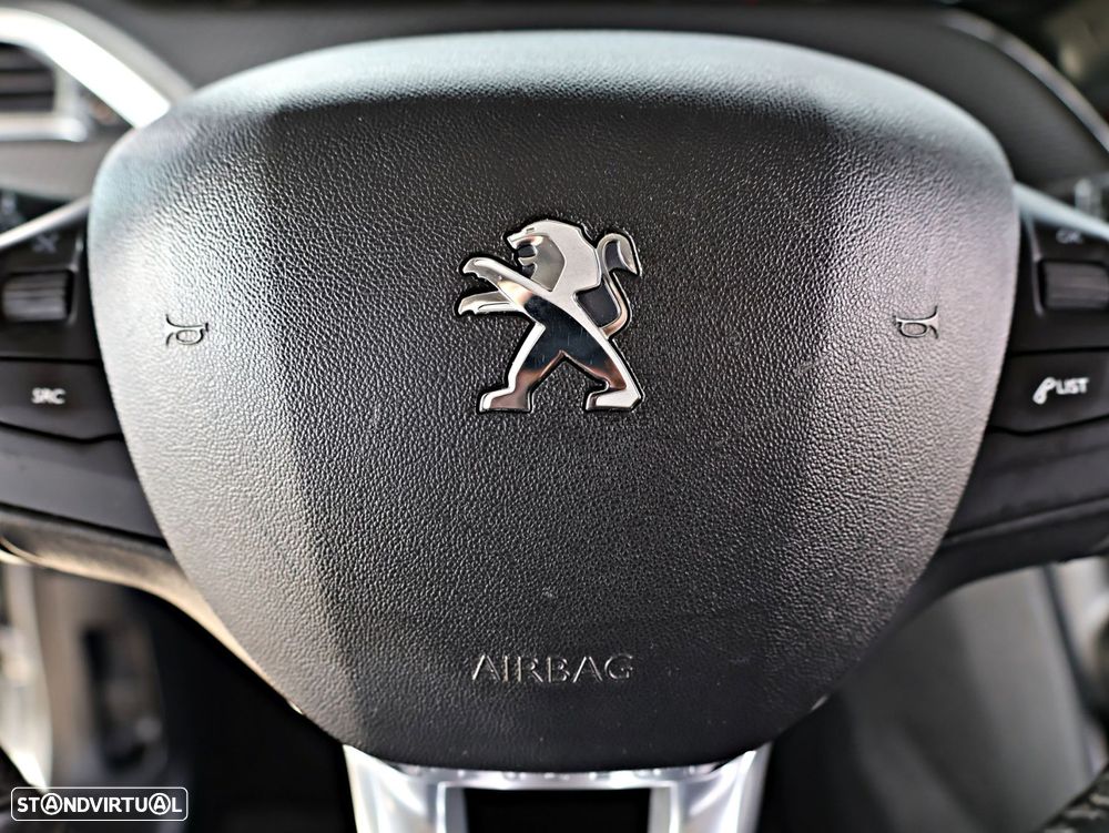 Peugeot 208 1.6 BlueHDi Style - 43