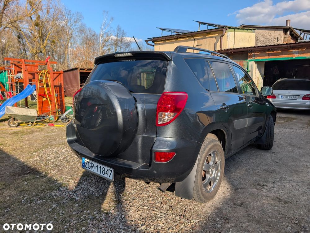 Toyota RAV4 - 5