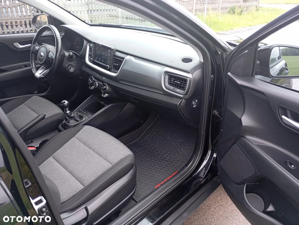 Kia Stonic 1.2 L - 6