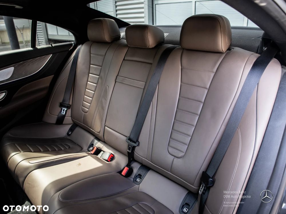 Mercedes-Benz CLS 300 d 4-Matic AMG - 19