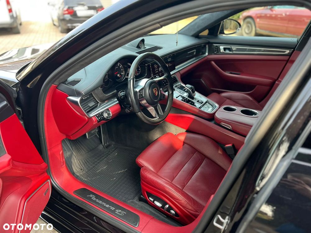 Porsche Panamera 4S - 6