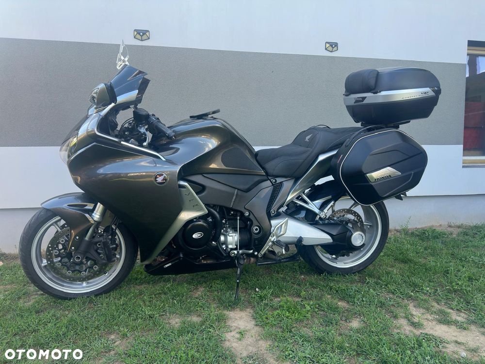 Honda VFR - 11
